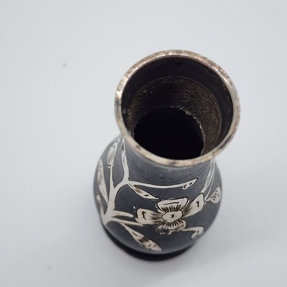Vintage Black & Silver Miniature Floral Metal Vase With Engraved Base - Picture 7 of 10